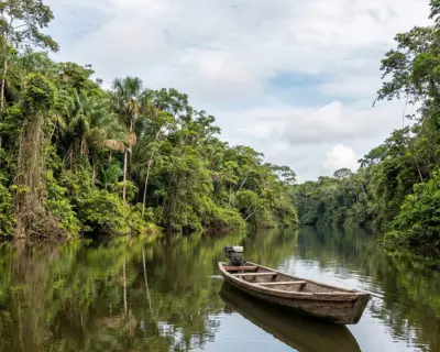 Navegación por el río Alto Madre de Dios